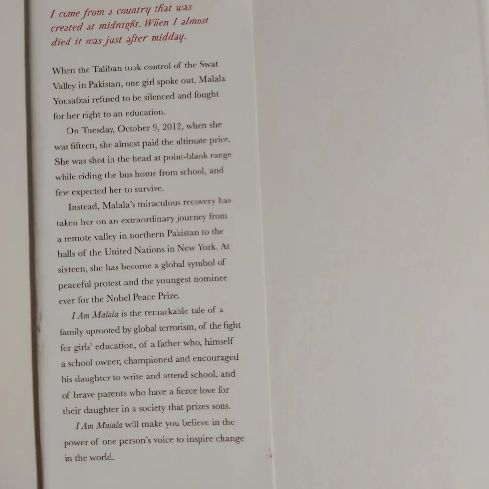 🤩2/$30 I am Malala - hardcover book - Picture 4 of 4